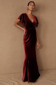 Wedding guest attire and great wedding outfit ideas for wedding guests for every season and dress code. 22 Stylish Fall Wedding Guest Dresses 2020 What To Wear To A Fall Wedding