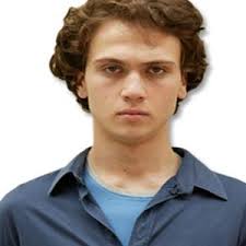 Aras bulut i̇ynemli resmi twitter hesabıdır./aras bulut i̇ynemli's official twitter account. Oyuncu Aras Bulut Tan Skandal Hareket