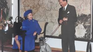 Měla již přes třicet psů rasy velškorgi pembroke. Info Cz Alzbeta Ii Se Chysta Vzdat Trunu Uniklo Z Kralovnina Okoli Uz Je Znam I Konkretni Termin