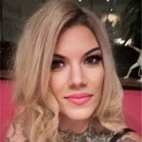 Karla Dalton's Instagram, Twitter & Facebook