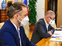 Syn ministra babise koupil vilu za 13 milionu ahaonline cz : Andrej Babis Videocall S Autory Otevreneho Dopisu Proti Urednim Maturitam Pani Renatou Schejbalovou Predsedkyni Rady Asociace Reditelu Gymnazii Cr Jirim Zajickem Predsedou Narodni Rady Unie Skolskych Asociaci Czesha Janem Maresem Mistopredsedou