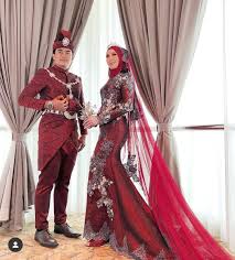 Serlahkan Keanggunan Pengantin Harus Bijak Pilih Busana Sesuai Warna Kulit Erin Sakura News