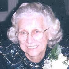 Mae Mansfield's Instagram, Twitter & Facebook