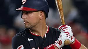Nathaniel Lowe signs contract with Boston Red Sox