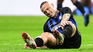 Radja nainggolan is a belgian professional footballer who plays as a midfielder for italian club inter milan. Barcelona Vs Inter Team News Radja Nainggolan To Miss Camp Nou Clash With Ankle Injury Goal Com