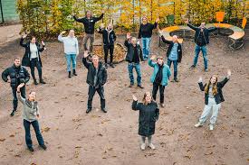 Mitarbeiter der stadtreinigung hamburg haben mutiges engagement gezeigt und sind in der vergangenen woche während eines leerungsvorganges in wilhelmsburg auf eine starke rauchentwicklung in einem gegenüberliegenden haus aufmerksam geworden. Hausdrei Kultur Und Kommunikation In Altona Altstadt Hausdrei E V