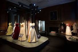 We did not find results for: Fashioning A Reign Die Roben Von Konigin Elizabeth Ii Bernina Blog