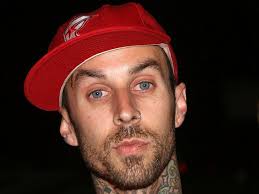 Travis barker, who was critically injured along with dj am in a fiery south carolina plane crash september 19 that left four others dead. Blink 182 S Travis Barker On Plane Crash Recovery Morning Bulletin