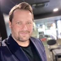 Matt Hanford's Instagram, Twitter & Facebook