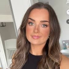 Jade Sweeney's Instagram, Twitter & Facebook