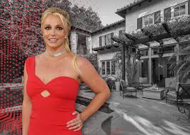 Самые новые твиты от britney spears (@britneyspears): Britney Spears Paparazzi Proof Former Home Fetches 6 4m