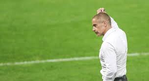With an eye on the game against cuiabá, next monday (26), the corinthians squad returned to training this saturday (24) morning at ct joaquim grava. Bastaram Dois Jogos Sylvinho Pressionado No Corinthians Prisma R7 Cosme Rimoli