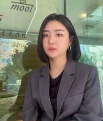 섹시한 컨셉이 많았음에도 불구하고 유나 본인은 브레이브걸스가 섹시보다는 귀여운 쪽에 가깝다고 생각한다고 한다. Uhqavynhc3gzgm