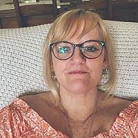 Caroline Batten's Instagram, Twitter & Facebook