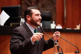 Lawyer and senate for baja california sur. Senador Ricardo Barroso Agramont