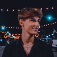 shhh the show's about to begin 🍿