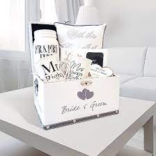 For example, a mother could give her daughter a piece of jewelry, such as a necklace or pair of earrings, that were presented to her by her own mother upon getting engaged or married. Engagement Present Ideas Ireland Engagement Gift Ideas Ireland