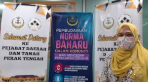 Daerah perak tengah terbentuk melalui perubahan pentadbiran kerajaan tempatan yang mana majlis daerah perak tengah telah ditubuhkan pada 1 disember 1979 iaitu setelah diluluskan penubuhannya oleh majlis mesyuarat kerajaan dalam perjumpaan bil. Pejabat Daerah Dan Tanah Perak Tengah Home Facebook