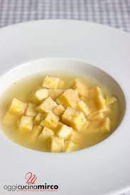 Tagliare la pasta reale ottenuta in piccoli pezzetti: Zuppa Imperiale Abruzzese Pasta Reale In Brodo Ricetta Ricette Zuppa Imperiale E Zuppe