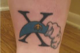 Friendship is one of the most prevalent themes in one piece, and this this tattoo depicts three of the swords zoro has carried over the series. X Drake One Piece Tattoo By Sabody On Deviantart