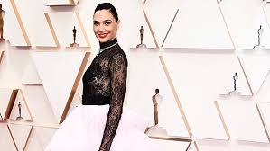 Gal gadot is an israeli actress, singer, martial artist, and model. Gal Gadot At Oscars 2020 A Stunner In Black Pink Hollywood Life