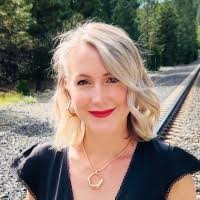 Hannah Dooley's Instagram, Twitter & Facebook