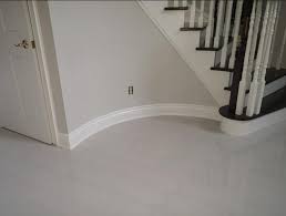 If you prefer curved corners, or your walls have rounded corners, you should learn how to cut the baseboard corners properly. Flexible Baseboard Molding For Curved Wall From Myfull Decor
