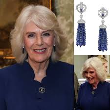 vintage trifari brooches with gold leaves and pearls