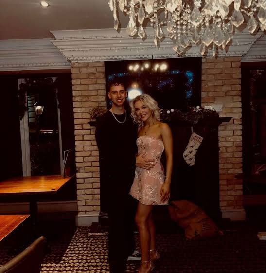 Coronation Street Lauren star's romance with loved-up boyfriend after major milestone - Daily Star
