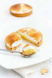Details Sur La Recette Nom De La Recettetartelettes Aux Agrumes Meringuees Citron Pamplemousse Et Yuzu Publie Mini Tarte Gateaux Et Desserts Recette De Chef