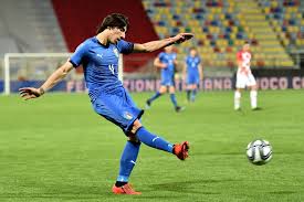 Sandro tonali is an italian professional footballer who plays as a midfielder for serie a club ac milan and the italy national football team. Sandro Tonali Rejected Man Utd And Barca In Favour Of Ac Milan Says Brescia President