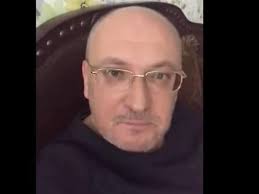 Такое решение принял октябрьский районный суд. Peterburgskij Deputat Maksim Reznik Otpravlen Pod Domashnij Arest Mk