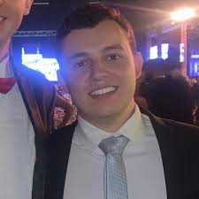 Hoje encerro um dos capítulos mais marcantes da minha vida: meu último dia  na Salesforce.