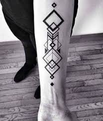 Auf der anderen seite, aber mit der gleichen logik der drei seiten, gibt es interpretationen, die besagen, dass das dreieck die repräsentation von geist. 30 Bach Tattoo Ideen Geometrisches Tattoo Tatowierungen Geometrische Tattoos