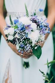 Brautstrauss In Blau Und Weiss Blumenstrauss Hochzeit Sommerhochzeit Diy Hochzeitsstrauss