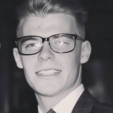 SchoolofManagement (@YearInBusiness)