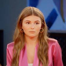 Olivia jade, daughter of actress lori laughlin, was a guest on facebook's red table talk to address her family's involvement in a college admissions scandal. Ncqb2ogtynxxim