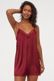 Agréable à porter, la nuisette bodyflirt se compose de satin brillant. Epingle Sur H M Sleepwear
