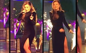 Nicole Saba Attire Tous Les Regards Dans Une Creation Signee Esthere Maryline Shinymen Maison De Couture Epaulettes Robe Noire