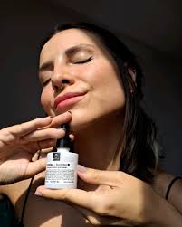 Nosso Sérum já é o queridinho em todo o Brasil! ☕️✨ E por aí, você já  testou também? Marca a gente nos stories 🩵