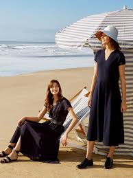 inɛs maʁi letisja eɡlɑ̃tin izabɛl də sɛɲaʁ də la fʁɛsɑ̃ʒ; Collection Printemps Ete Ines De La Fressange Et Uniqlo Uniqlo