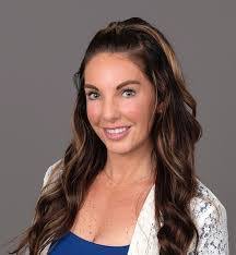 Renee Yeager's Instagram, Twitter & Facebook