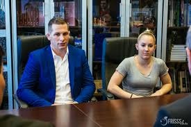 Magánszemélyként is akár nagyker áron vásárolhatsz! Frisss Hu Minden Szombathelyrol Es Kornyekerol Eb Ermeseket Koszontottek A Varoshazan