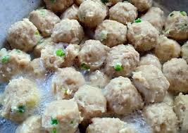 Jun 17, 2021 · tumis bumbu yang telah dihaluskan dengan sedikit minyak goreng. Resep Lezat Pentol Bakso Ayam Blender