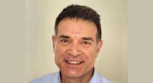 Glen Findlay's Instagram, Twitter & Facebook