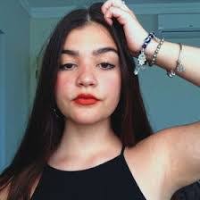 Laura Marques's Instagram, Twitter & Facebook