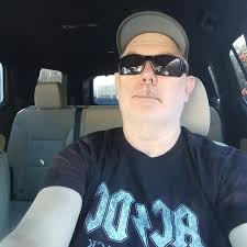 Robert Hutchins (@roberthutchins1) · Instagram photos and Reels