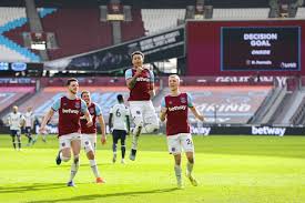 Jadwal pertandingan bola hari ini dari liga inggris, la liga spanyol, serie a italia, bundesliga jerman, ligue 1 prancis, dan laga internasional. Jadwal Bola Malam Ini Ada Liga Inggris Liga Italia Hingga Liga Spanyol Kumparan Com