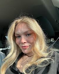 Molly Saylor's Instagram, Twitter & Facebook