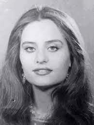 المذيعه العراقيه امل حسين مقدمه برنامج عدسه الفن فى ايام الثمانينات baghdad iraq baghdad iraq